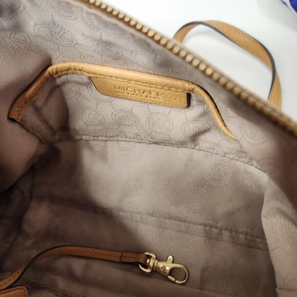 Michael Kors Women's Crossbody Jet Set Chain Link Leather Purse - Picture 5 of 11